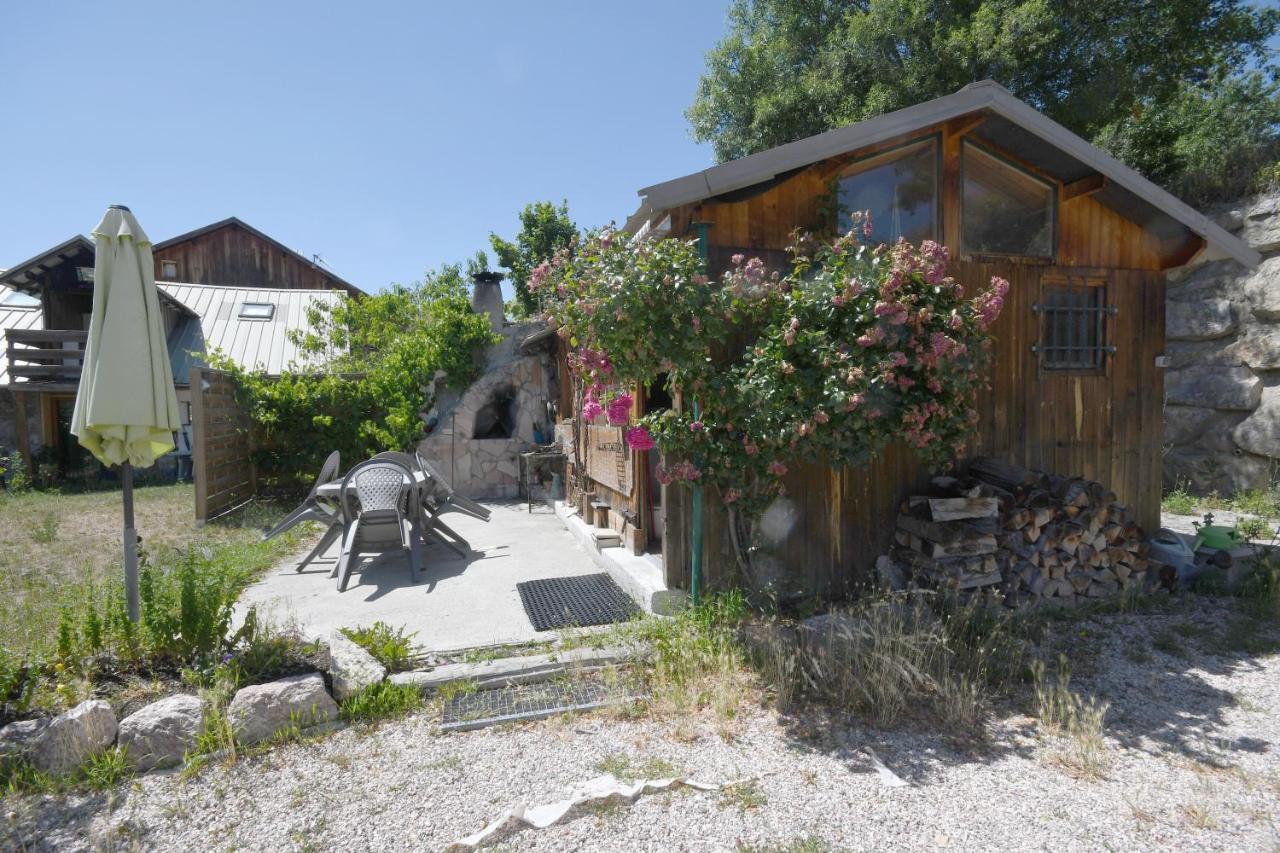 Le Love Chalet Des Alpes Guillestre Exterior photo